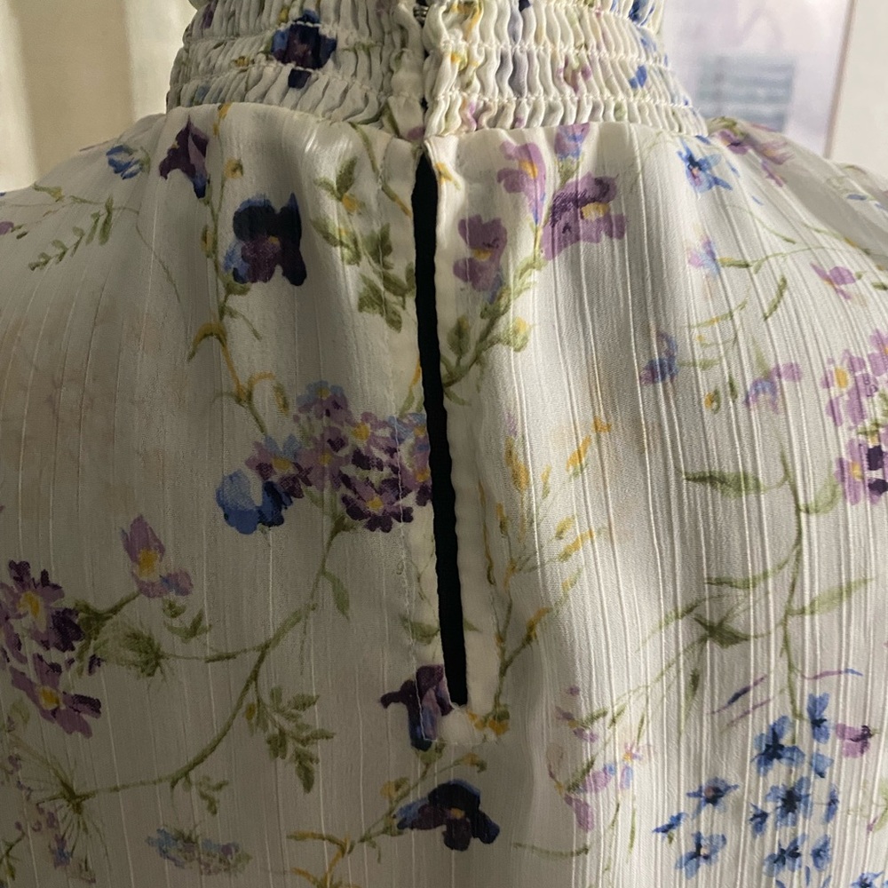 Express Floral Blouse in Purple and Green - Picture 4 of 8